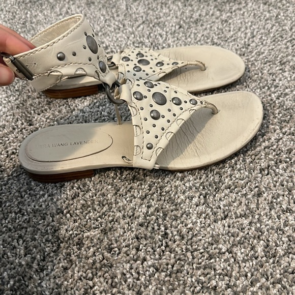 Vera Wang Ivory studded leather gladiator sandal size 7.5 - Picture 3 of 4